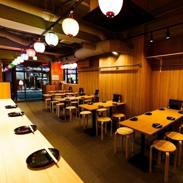 [Can be reserved for up to 50 people] Close to Omiya Station! Would you like to have a party at Drunken Wings, which is easily accessible on the way there and back? The restaurant is equipped with table seats of various sizes! We accept reservations for banquets of up to 60 people. We are here! You can change the table layout according to the number of people, so please feel free to come visit us♪