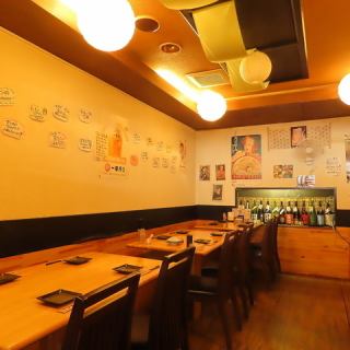 12名様横並びで宴会できます