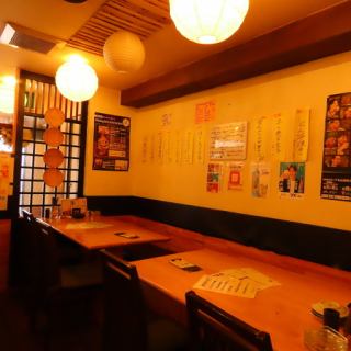 木のぬくもりを感じれるお席になっております。