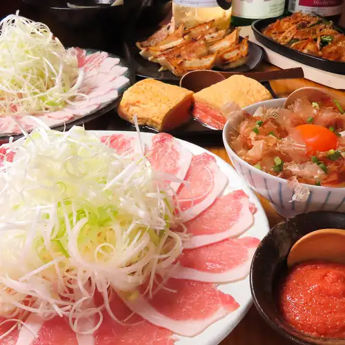 内脏火锅和日式猪肉涮涮锅
