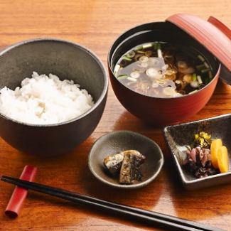 ■白飯と赤出汁セット