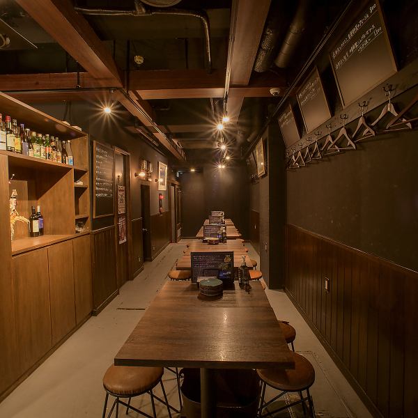 【貸切利用もOKのお店】これからのシーズンの宴会にもピッタリ！全30席ご用意しておりますので大型宴会にもオススメです。会社宴会やイベントでのご利用も大歓迎です。自慢のイタリア料理と地酒をご用意してお待ちしております。人数のご相談やご不明点はお気軽にお問合せ下さい。宴会は是非「神田 よあかし」で！
