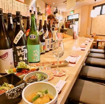 御一人様から使いやすいカウンター席あり。会社帰り道のちょっとした呑みや、デート、友達との食事会など、ぜひご利用下さい。