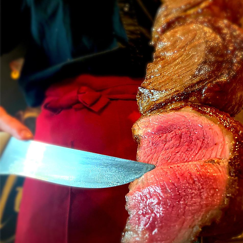 目の前で豪快な塊肉をカット♪今話題のシュラスコをご堪能下さい