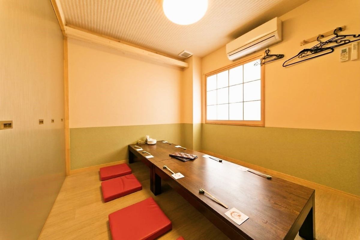 The private tatami room is suitable for small groups and is recommended for moms' gatherings with children.