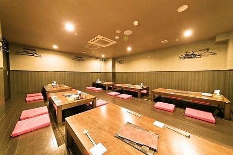Equipped with sunken kotatsu seats on a separate floor.There are 6 tables that seat 6 people, and we do our best to accommodate guests as comfortably as possible.You can spend a relaxing time with your feet relaxed.