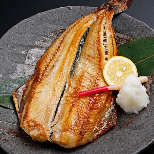 Striped Atka mackerel (half 968 yen/large 1,628 yen)