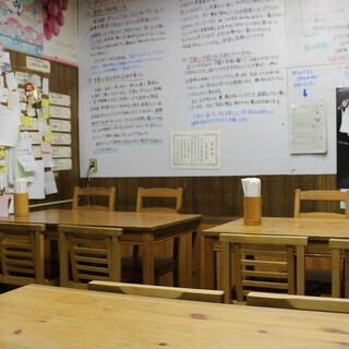謎の1時間飲み放題　料理5品つきコース1800円(税込)