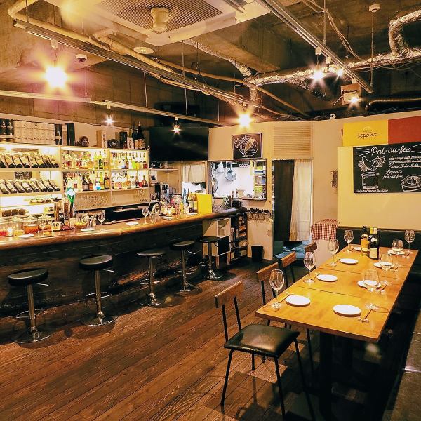 プライベート貸し切りは10名様から承ります。(ご予算70000円~) お1人様からでも、団体様までも楽しめる♪きれいな内装は店主の手作り！天井まで4メートルで店内広々な空間で居心地最高◎です。西荻窪/フレンチ/貸切/女子会/宴会/誕生日会