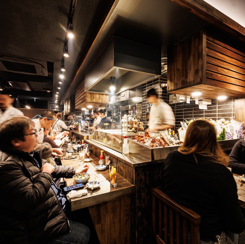 A hideaway izakaya for adults where you can enjoy robatayaki. Courses with all-you-can-drink from 5,500 yen