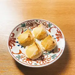 味噌醃製烤卡門貝爾起司。