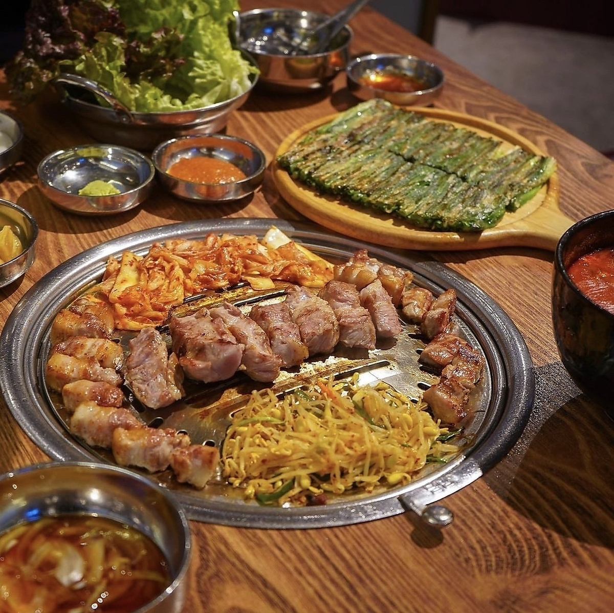 Please enjoy our specialty Korean cuisine!