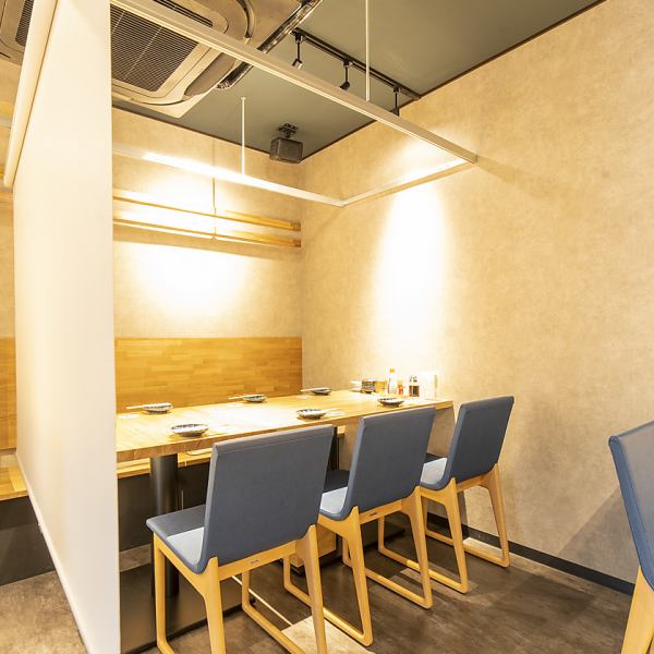 [Recommended for various occasions as the layout is free for 2 to 18 people] The interior has a modern Japanese atmosphere with stylish tiles.We can accommodate parties of up to 18 people.There are 9 seats at the counter where one person is welcome and you can sit comfortably.[Okayama/Kurashiki/Izakaya/Banquet/All-you-can-drink/Liquor/Fish/Meat/Skewer/Gyoza/Yakitori/Creative Oden/Company banquet/Girls' night out/Second party/Birthday]