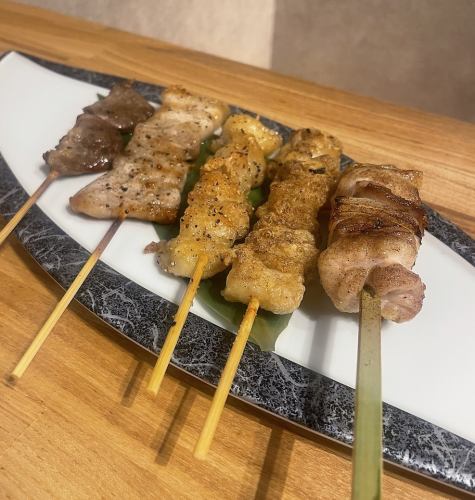 Assortment of 5 skewers of yakitori