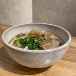 肉烏龍麵配關東煮湯