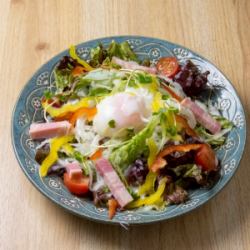 厚切りベーコンのシーザーサラダ