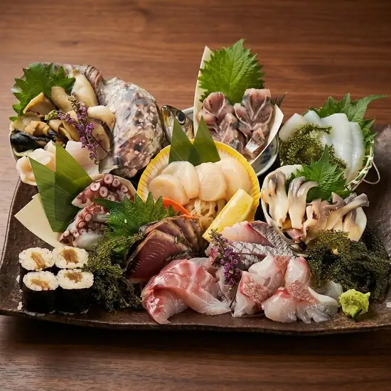 奄美の老舗魚屋直営、鮮魚専門の居酒屋♪奄美で接待やお祝いにも◎個室もあり！