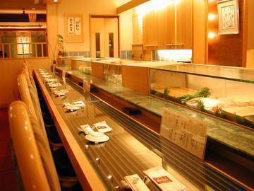 <p>The counter seats are special, as you can watch the craftsmen at work up close.</p>