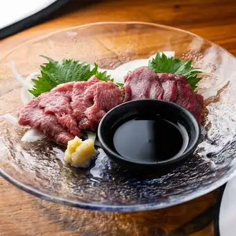 馬刺し二種盛り