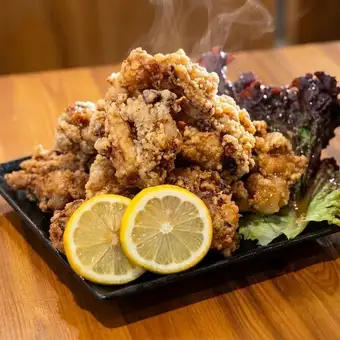【含2.5小时畅饮】“时雨”新鲜海鲜拼盘、中津炸鸡等◎共8道菜 5000日元 ⇒ 4000日元