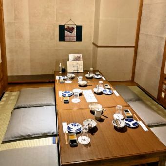 파고타츠식의 일본식 반 개인실은 주위의 눈을 신경쓰지 않고, 느긋하게 편히 쉴 수 있습니다!