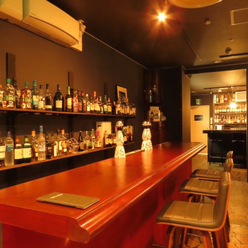 静かに楽しむカウンター席