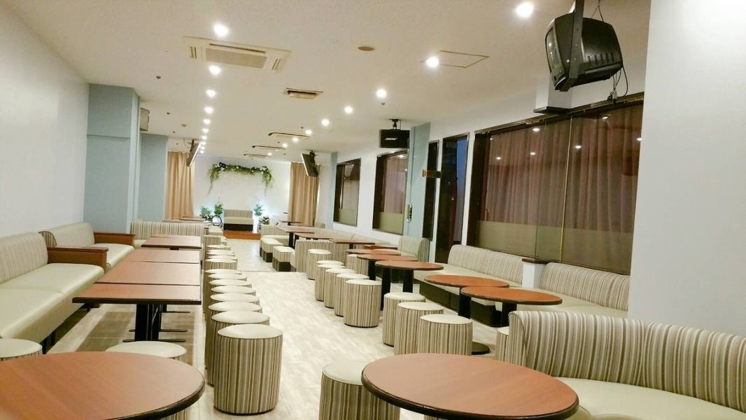 "VIP Room" Up to 120 people are OK !! Perfect for company-related social gatherings and parties as well as farewell party and year-end party, etc. ◎ It can also be used in scenes such as weddings, secondary parties and wedding parties ♪