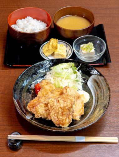 [Standard set meal] Fried Okutanba chicken set meal