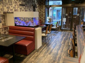 It is also possible to rent out the entire restaurant, from the private room to the sofa seats and the counter! It can accommodate up to 40 people, so it is recommended for company parties and entertainment.