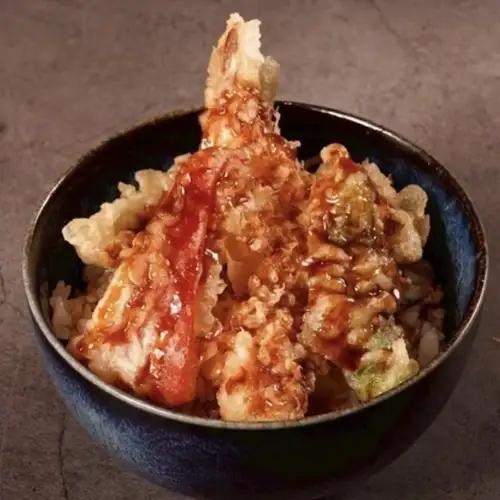 【こだわりの逸品】厳選素材をサクサクの衣で包み込んだボリューム満点「蕎麦屋のこだわり天丼」