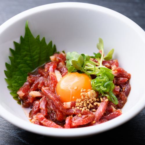 種類豊富なお酒に合うお料理を豊富にご用意。