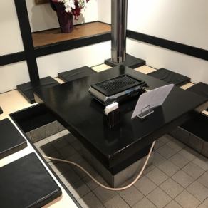 4名様席が2席、6名様席が2席です。お子様用椅子もご用意しておりますので、ご予約の際にお伝え下さい！