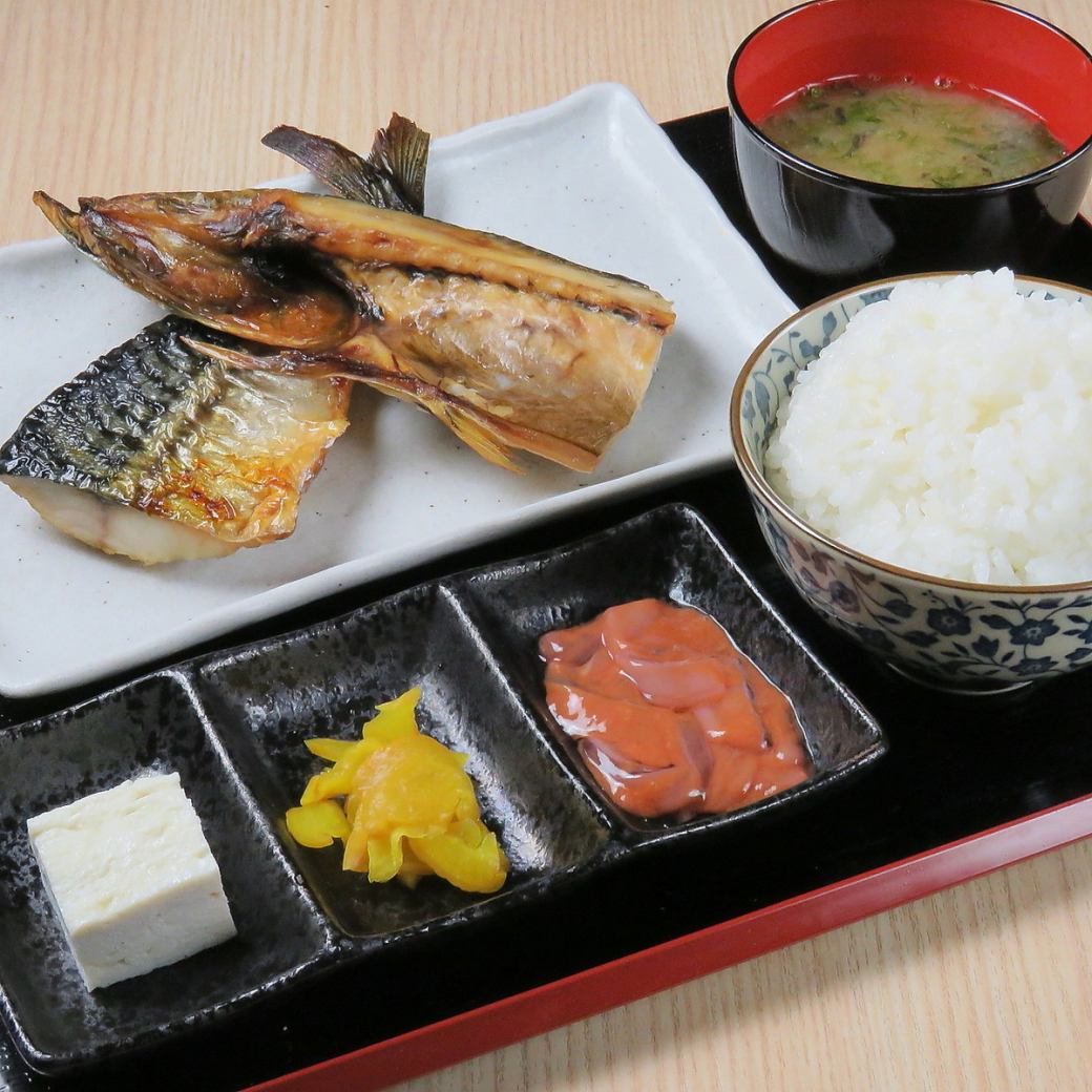 [Lunch only] All-you-can-eat plump and glossy silver shari and miso soup!