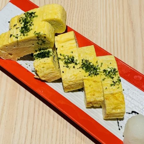[Dashimaki Tamago that goes well with rice and sake]