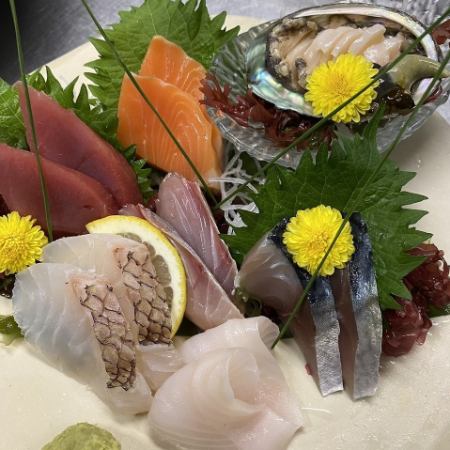 [Perfect for entertaining or business dinners] Chef's choice hotpot, 5 kinds of sashimi, and 7 other dishes + all-you-can-drink for 8,000 yen (tax included)