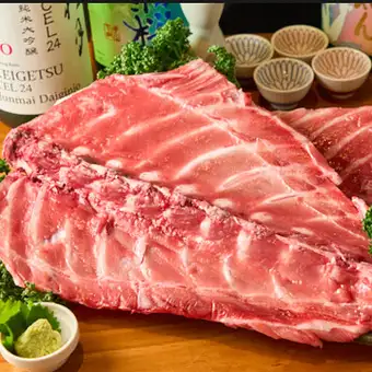 【骨付き本まぐろ中落ち&二段仕込み炙りチャーシューコース】全10品《2時間飲み放題付◎》