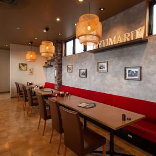 【6名様掛け×1席のご用意もございます】半分はテーブル席になっています。昼飲みを楽しむ方にぴったりな当店では、お酒の種類が豊富で、お酒に合った料理もご用意しております。宴会や女子会、飲み会、デート、記念日など、様々なシーンに合わせたテーブルの準備も可能です♪お気軽にご相談下さい♪