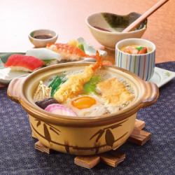 Nabeyaki udon and sushi set