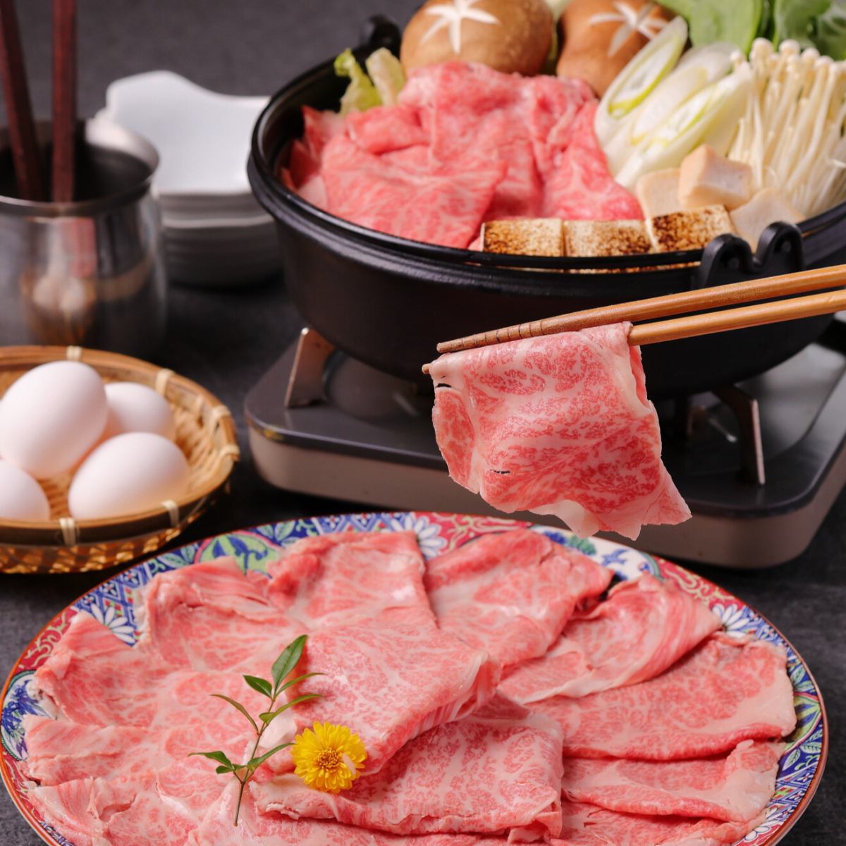 A Wagyu beef sukiyaki course made with luxurious A5 grade Kuroge Wagyu beef.