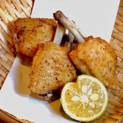 Deep-fried chicken wings dried overnight