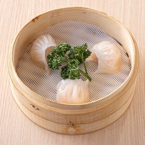 3 steamed shrimp dumplings