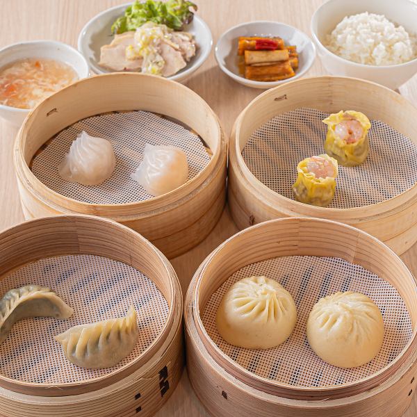 [Everything is hand-wrapped in-store ◇ Enjoy a wide variety of dim sum♪] Various types of Xiaolongbao