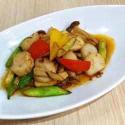 Stir-fried scallops with XO sauce