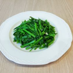 Stir-fried water spinach