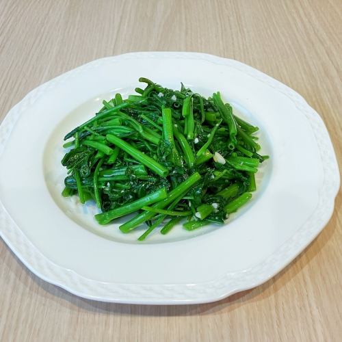 Stir-fried water spinach