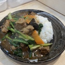 Beef-filled rice bowl