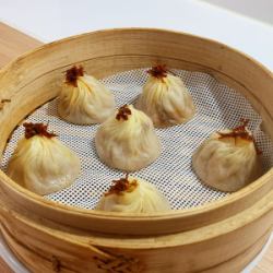 XO Jiang Xiaolongbao (soup dumplings) x 6