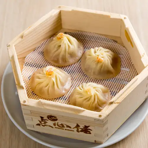 Crab roe-filled xiao long bao (4 pieces)