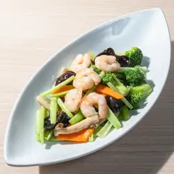 Stir-fried vegetables with plenty of shrimp