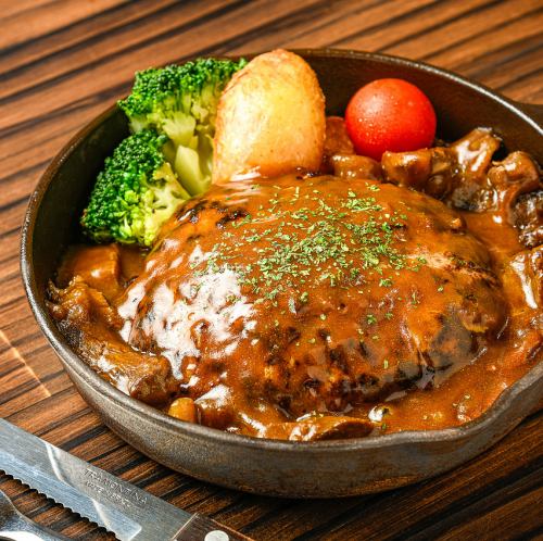 カレー煮込みハンバーグ〈中辛〉(200g)